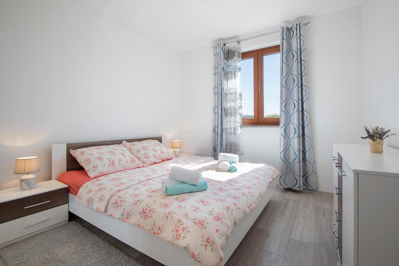 Kaylie Apartment Пула Экстерьер фото
