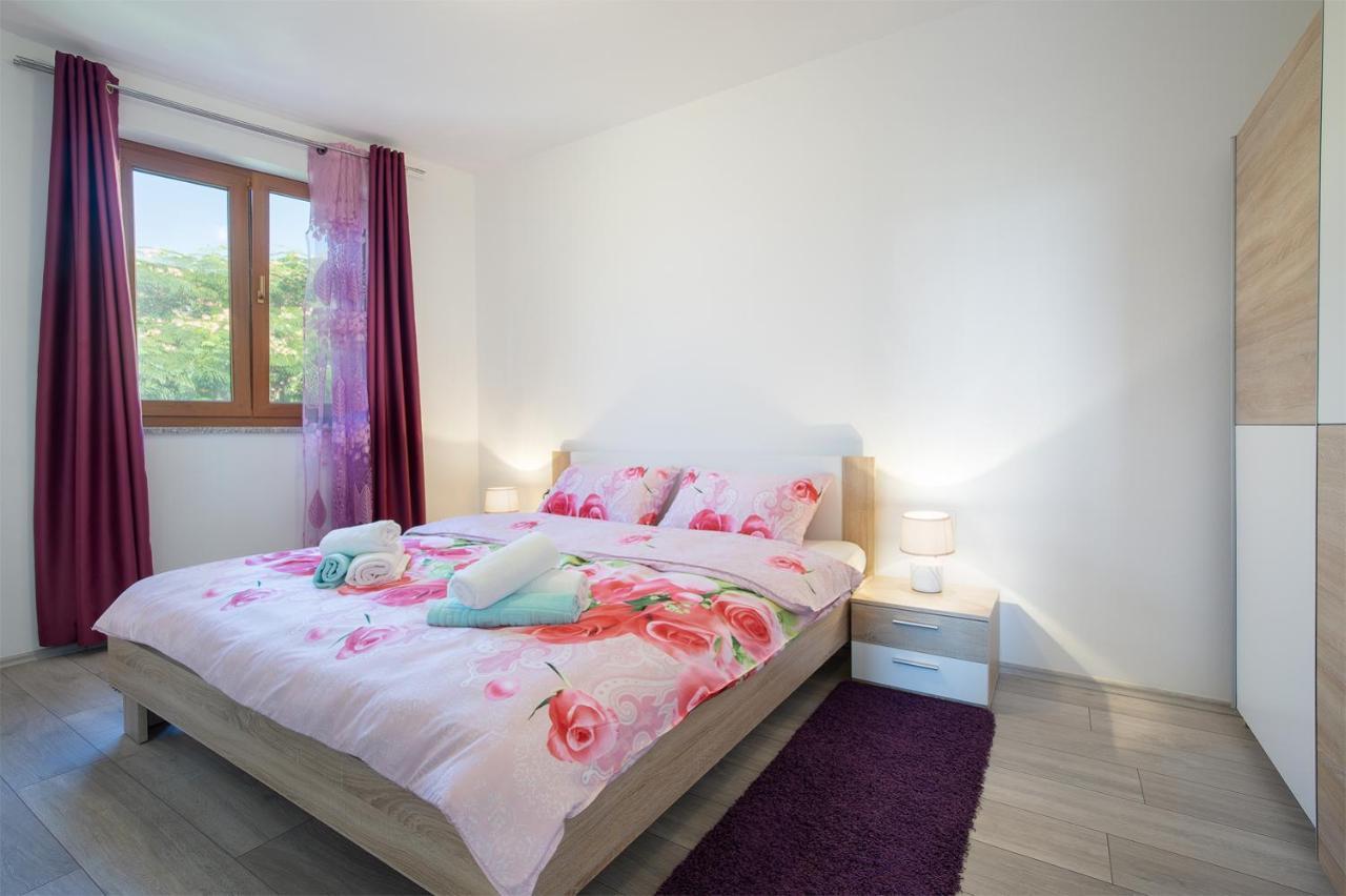 Kaylie Apartment Пула Экстерьер фото
